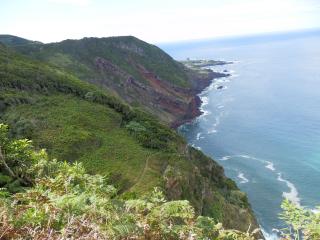 Wanderweg entlang der Klippen von Joao Bom
