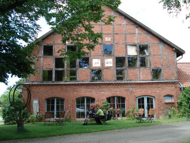 Scheunencafe in Hittbergen vor der Elbe kurz vor Lauenburg