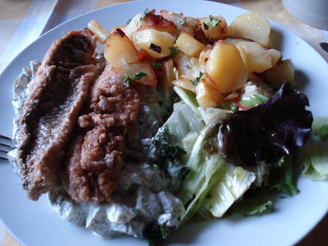 Brathering mit Remoulade und Bratkartoffeln in den Exempel Gaststuben in Tangermünde