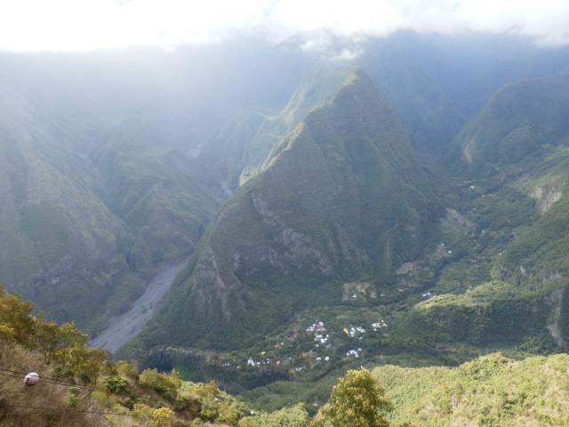 Blick hinab ins Grand Bassin