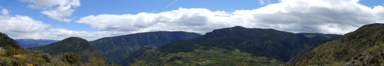 Blick auf schneebedeckte Gipfel